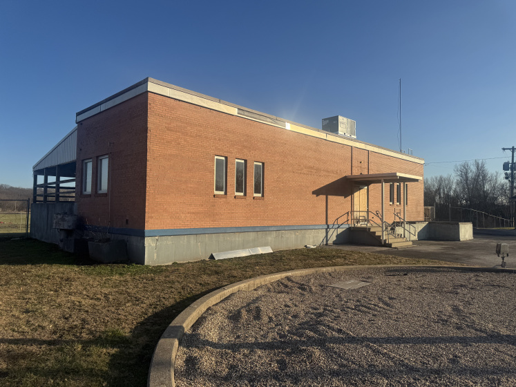 2) 21101 E 78 Hwy, Kansas City, MO 66115, ,Industial,Lease,E 78 Hwy,1349
