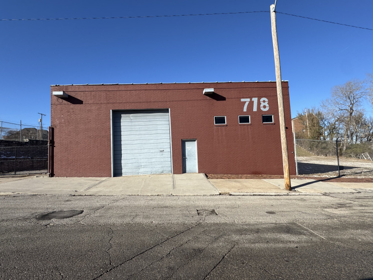 718 Forest Ave, Kansas City, MO 64106, ,Office,Lease,Forest Ave,1560