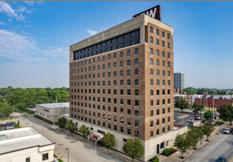 406 W. 34th St, Kansas City, MO 64111, ,Office,Lease,34th,1611