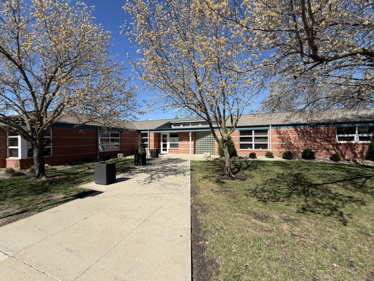 401 East, Paola, KS 66071, ,Office,Sublease,East,1660