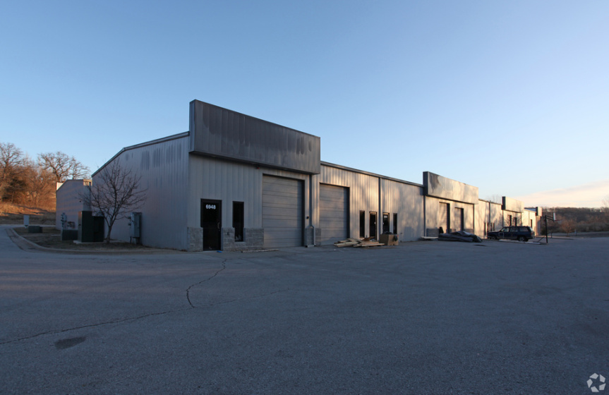 6922 Martindale Rd, Shawnee, KS 66218, ,Industrial,Lease,Martindale Rd,1676