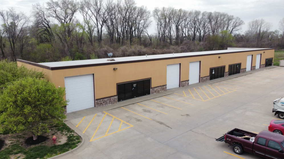 10947 Kaw Dr, Edwardsville, KS 66111, ,Industrial,Lease,Kaw Dr,1701